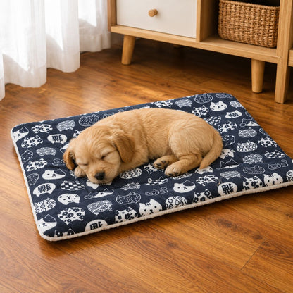 Tapis pour chien moelleux double face bleu foncé chiot qui dort