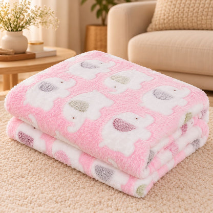 couverture fluffy chien rose motif elephant pliee
