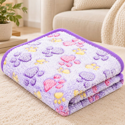 couverture pour grand chien violette motif pattes pliee