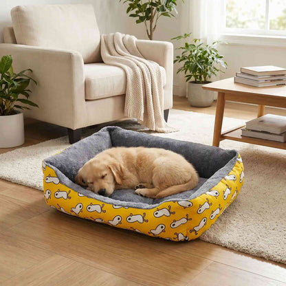 panier pour chien jaune motifs ludiques chiot dormant salon beige