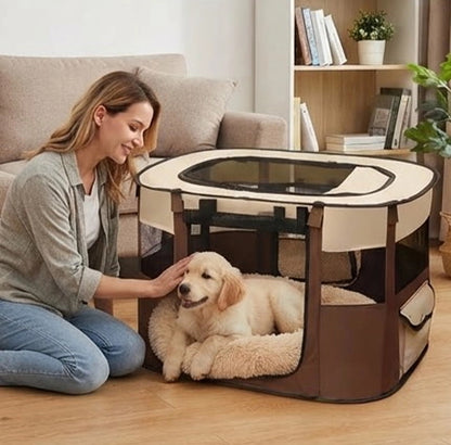 Parc pour chien pliable marron avec chiot et propriétaire dans un salon